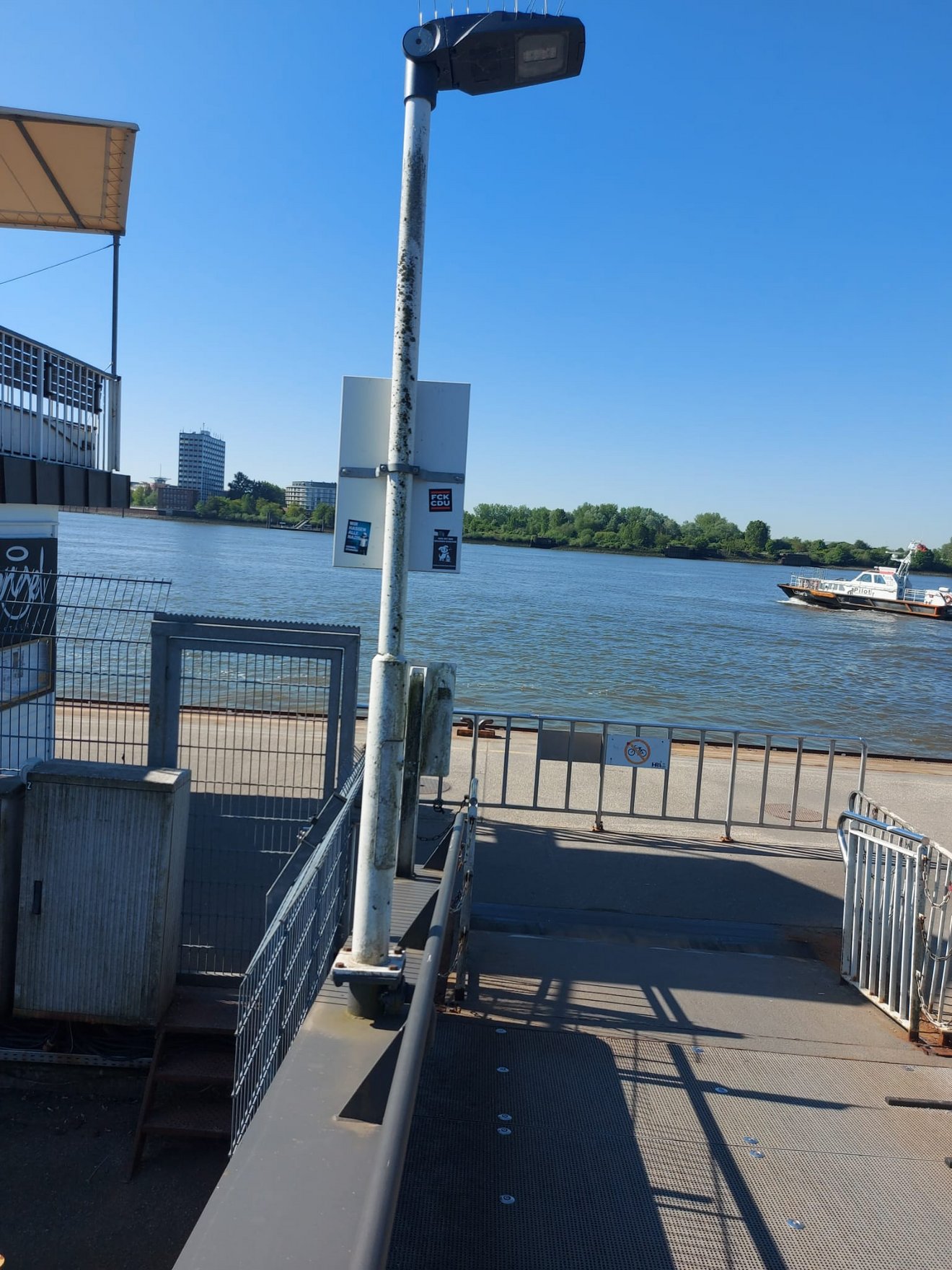 5a62e199-e0a5-4a75-8f86-93e92e71d168