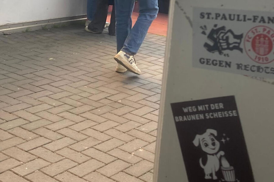 hunde_kacken_gegen_rechts_43
