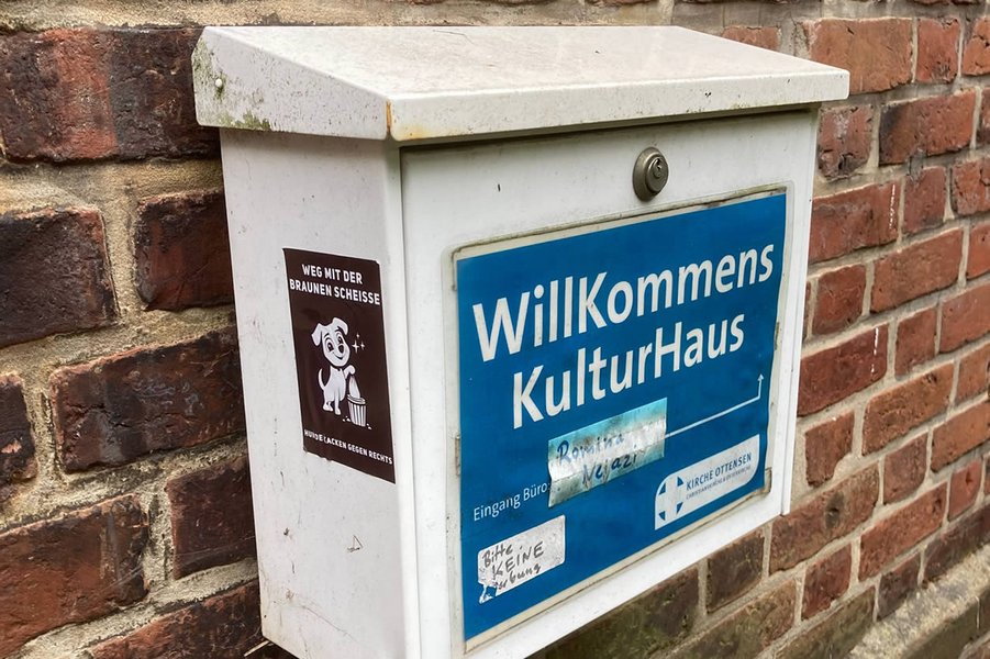 hunde_kacken_gegen_rechts_41
